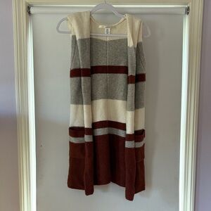 Max Studio Cream and Gray Knit Top